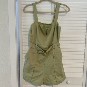 Spring and Summer Sage short belted jumper w/ Pockets
By Cider Medium